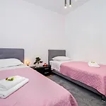 Apartment Ella