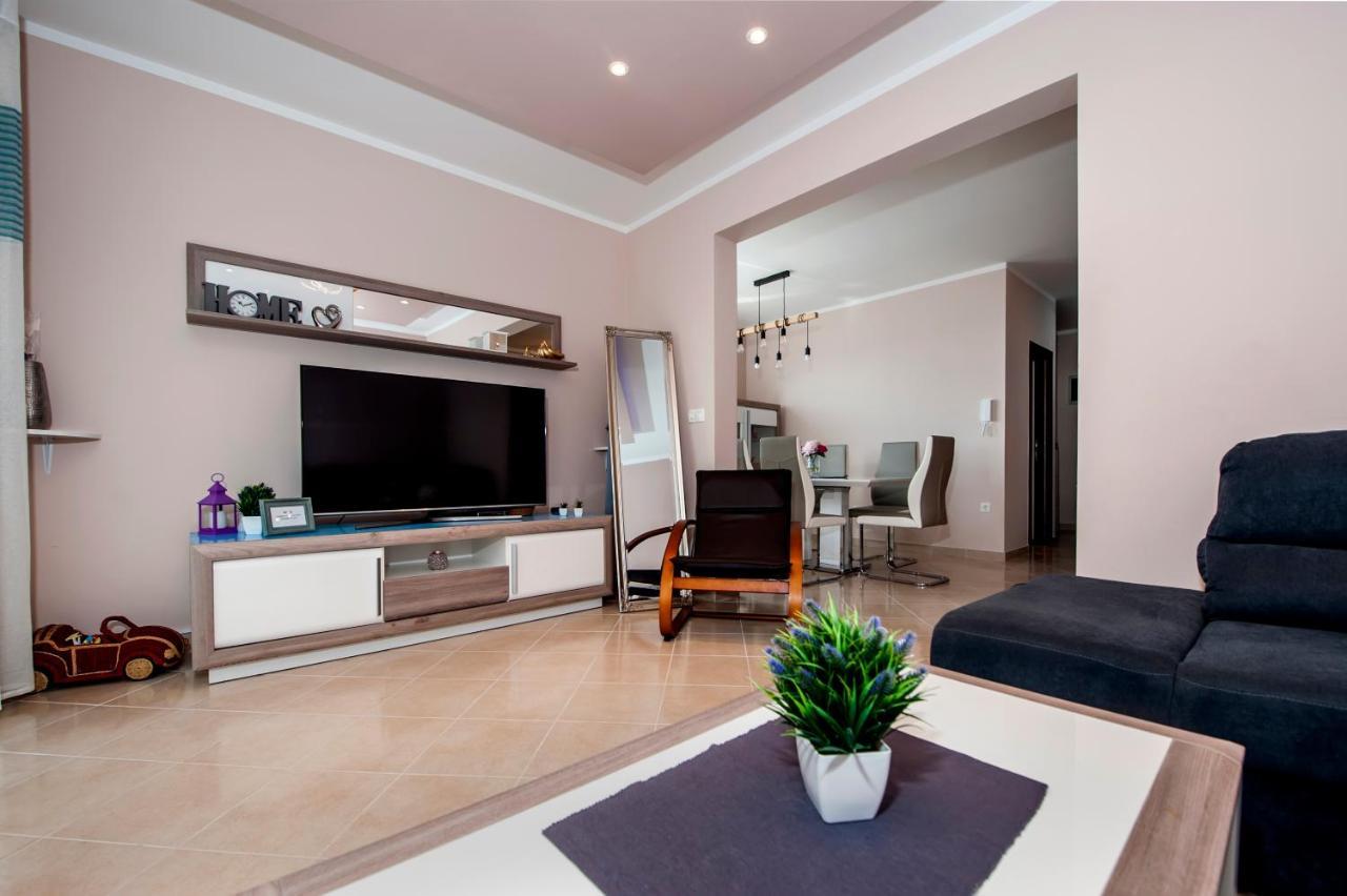 Ella Apartment
